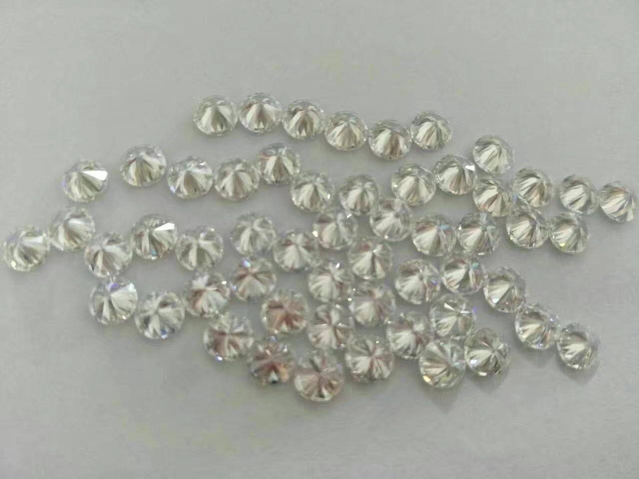 Mini Round Loose Moissanite Gemstone Brilliant Cut For Cluster Setting
