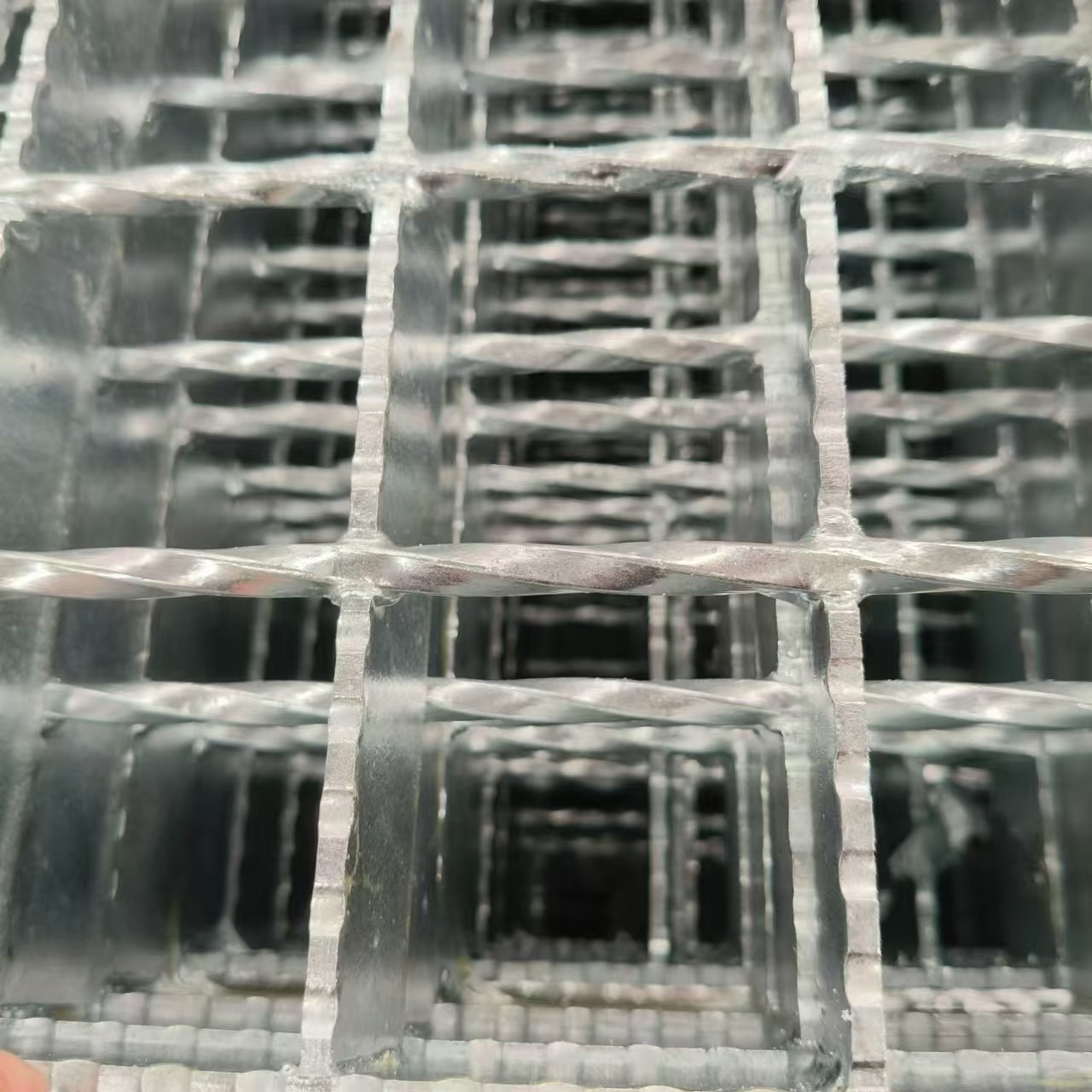 Flexible and Durable Industrial Steel Grating for Various Special Needs