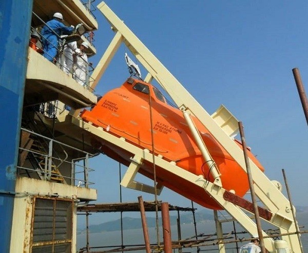 IACS Approved SOLAS Standard Free Fall Lifeboat Launching Appliance Davit