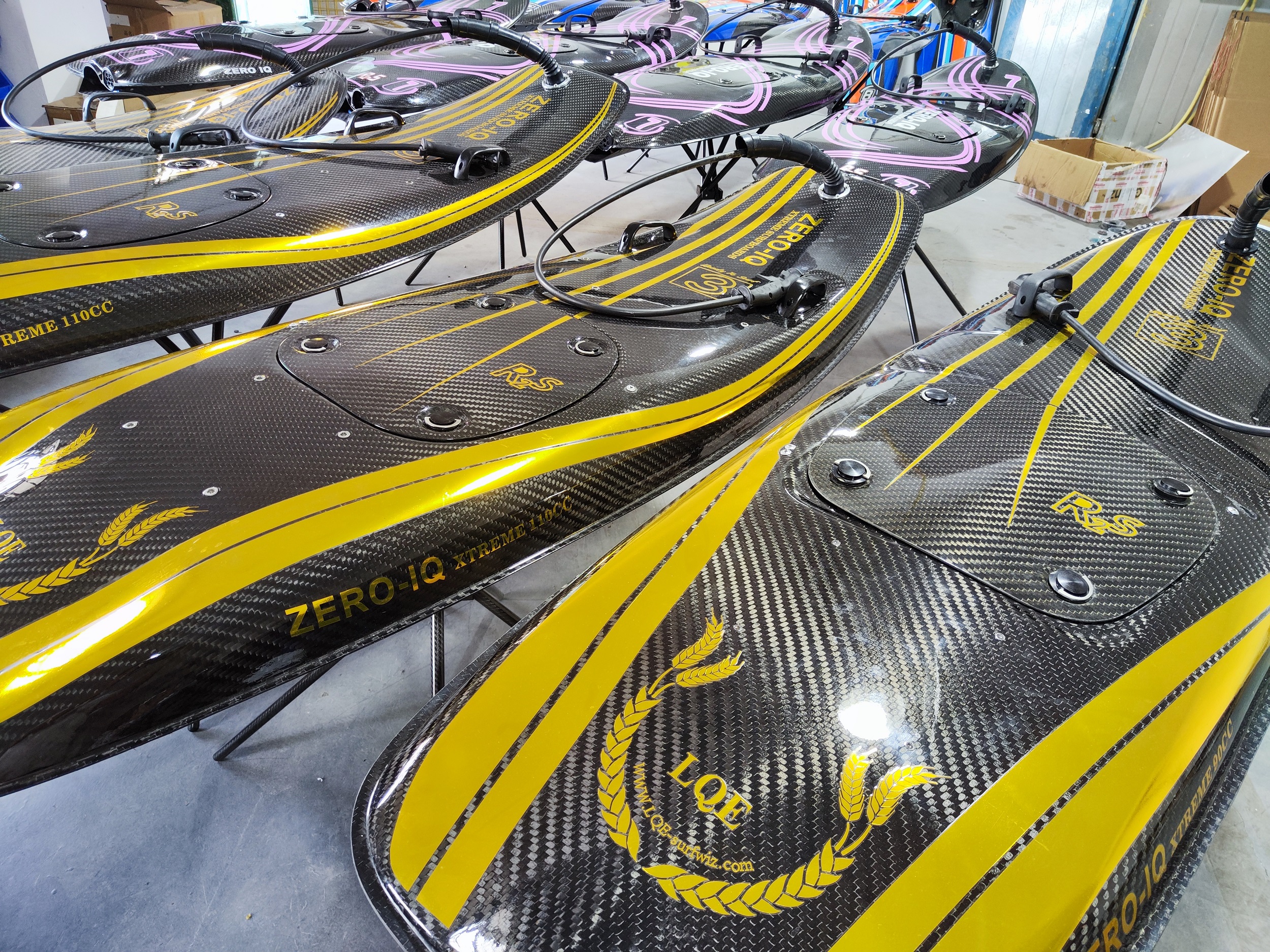 Unisex Jet Power Surfboard 110cc Carbon Electric Surf Board with Max Speed 60km/h