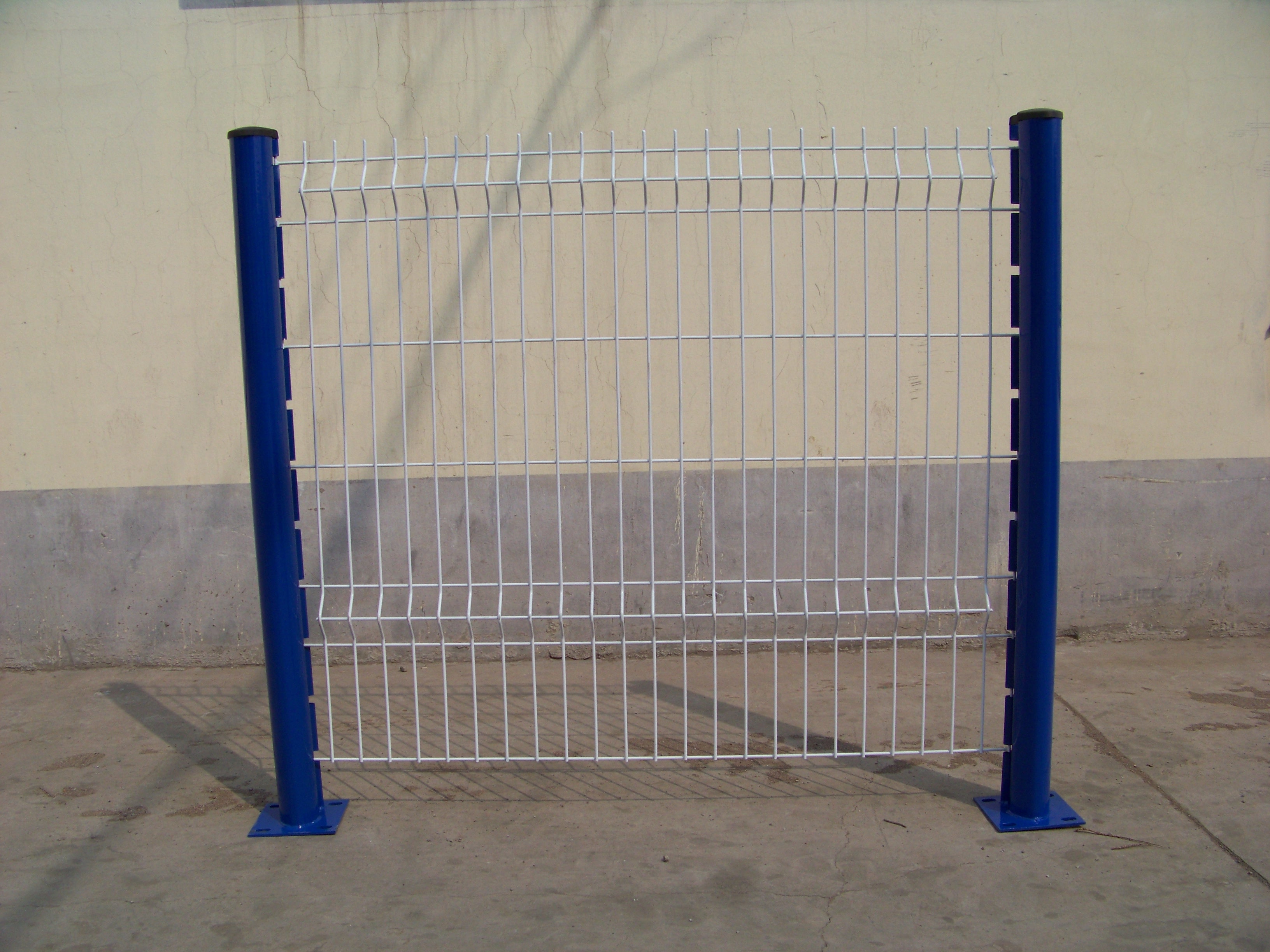 Galvanized Triangle 1.23m Height V Mesh Fencing