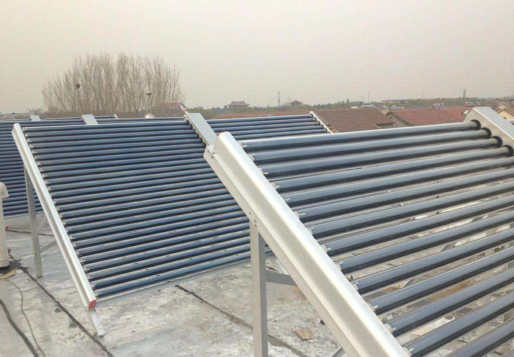 Practical Vacuum Tube Solar Collector Φ58*1800 With Ground Mounting Bracket