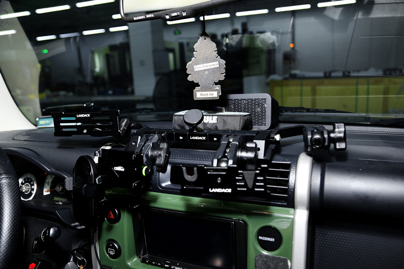 FJ Cruiser 250*242*70mm Dash Phone Holder Flexible Angle Multi-Mount Console Bracket