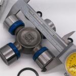 Gut29 Universal Joint Bearing 04371-0K080 20Cr / 20CrMnTi For Nissan Navara D40