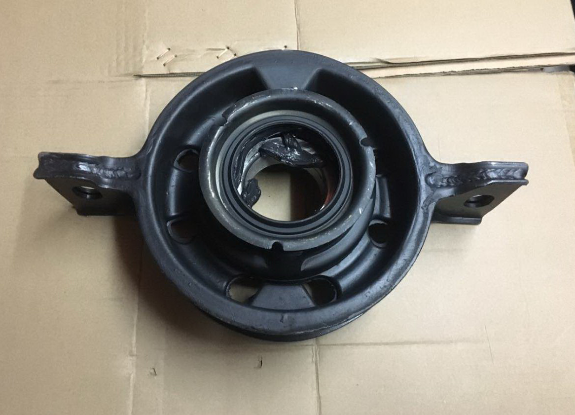 1375100943 ISUZU FVZ Parts Center Bearing Two Rear Axle Straight Install Bracket