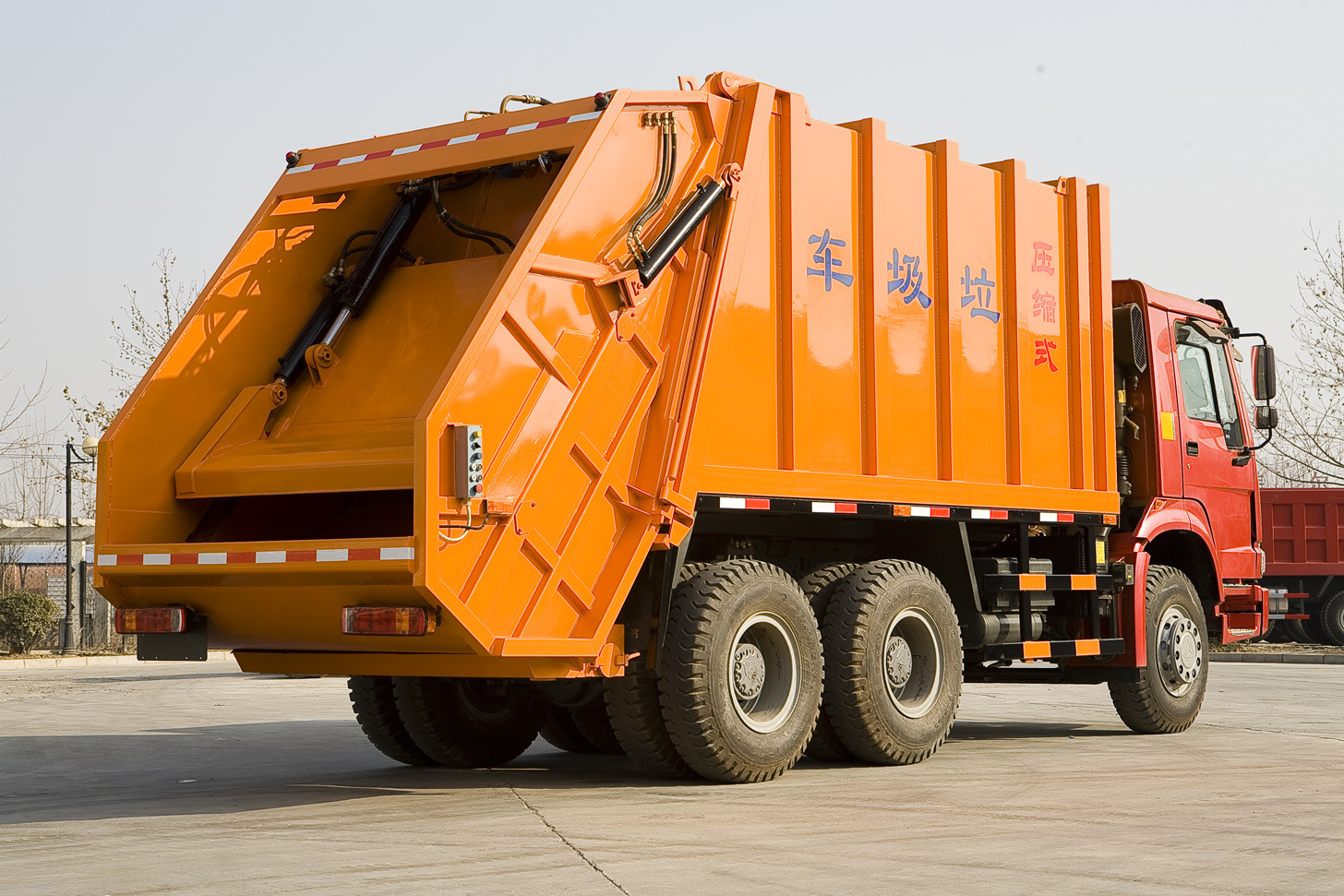 6x4 10 wheel 12cbm Garbage Compactor Truck 371 hp Horsepower SGS Certification