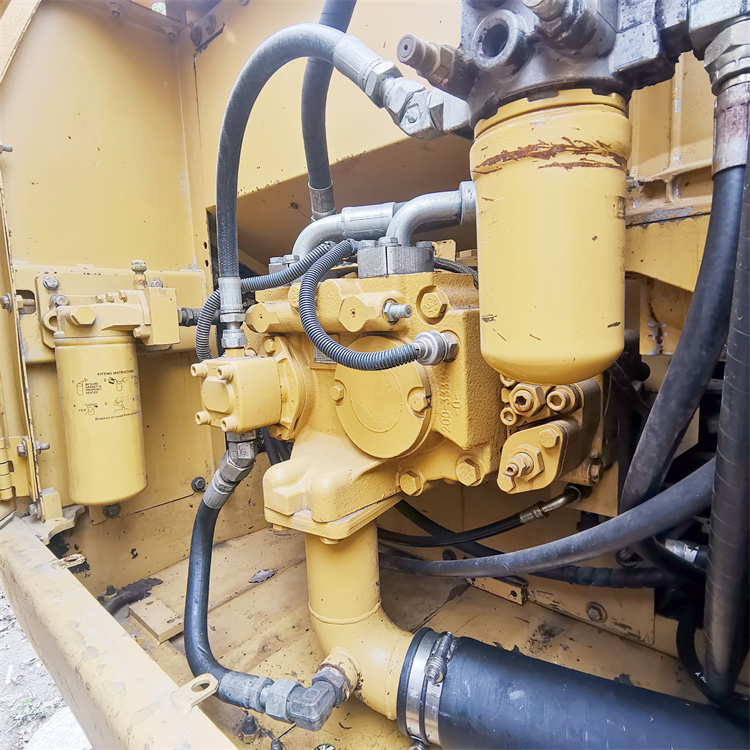 20 Ton Used Cat320d Excavator with Original Hydraulic Pump and Valve in Good Condition