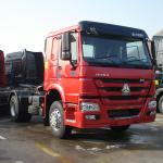 Red SINOTRUK HOWO Tow/Prime Tractor Truck RHD 10 Wheels 371 HP ZZ4257S3241W