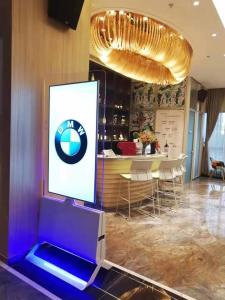 Wholesale Double Sided Floor Standing Digital Signage LG Panel 43'' 55'' Ultra Slim Design from china suppliers