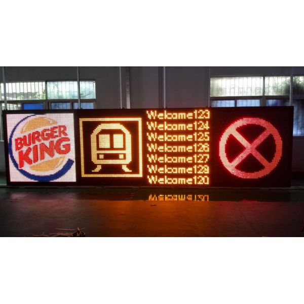 Portable IP65 Waterproof VMS LED Display with 6500-15000cd/m2 Brightness and 100,000 Hours Lifespan