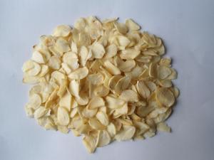 Wholesale Dehydrated chinese garlic flakes from china suppliers