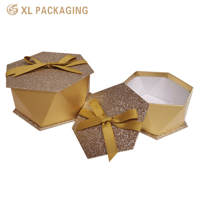 Valentine's Day Chocolate Candy Gift Boxes , Customized Special Shaped Packaging with UV Finishing and 1.5mm Thickness