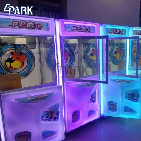 Toy Crane Machine / PP Tiger 2 Claw Crane Machine D82*W95*H190 CM