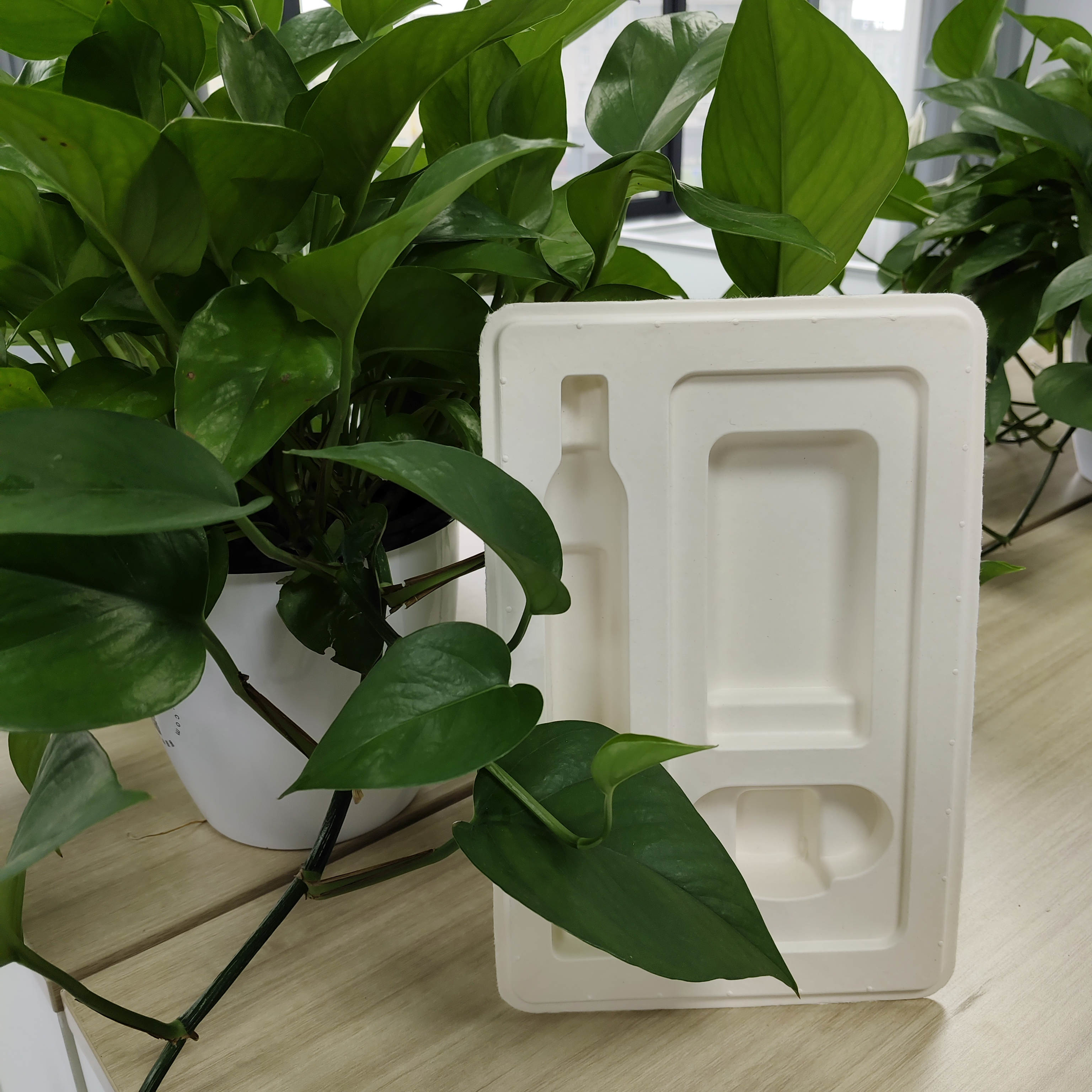 Directly supplied by Chinese factories. The pulp-molded packaging base for electric toothbrushes is drop-proof, shockproof, environmentally friendly