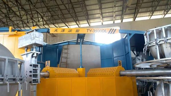 Tower Three Arm Rotaty Plastic Forming Free Standing Turret Roto Molding