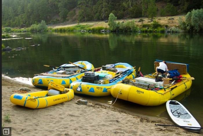4 M Inflatable River Raft Double Layer Bottom 8 Person Inflatable Raft For Drifting