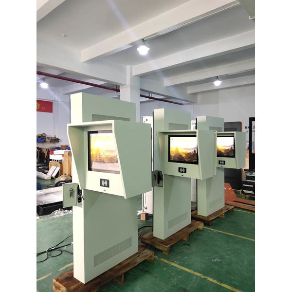 IP65 178° Indoor Outdoor Totem Lcd Display Small Digital Signage Displays For Advertising