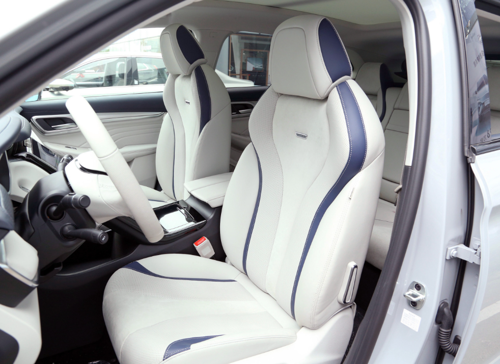 Feifan MARVEL R ER6 EV Electric Car 's 2023 Luxury Energy Vehicle with 4674 * 1919 * 1618mm Dimensions and 69.9kWh Battery