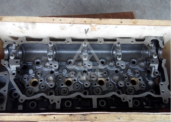 Engine Cylinder Head Assy 8-98170617-6 For Excavator HITACHI ZX200-3 Engine Parts