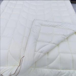 Wholesale All-Season Solid Color Hypoallergenic Polyester Fill Machine Washable Quilt from china suppliers