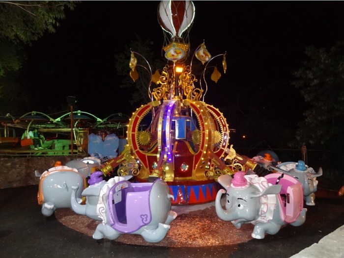 Flying Elephant Shape Flying Chair Ride With Environmental Protection Paint
