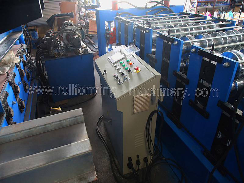 Shaft 95mm Thickness 0.8 0.9mm Steel Deck Roll Forming Machine