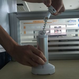 COMER Security mobile phone metal display stands with gripper