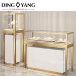 Jewelry Display Counter , Beauty Design Style Durable Sophisticated Enclosed