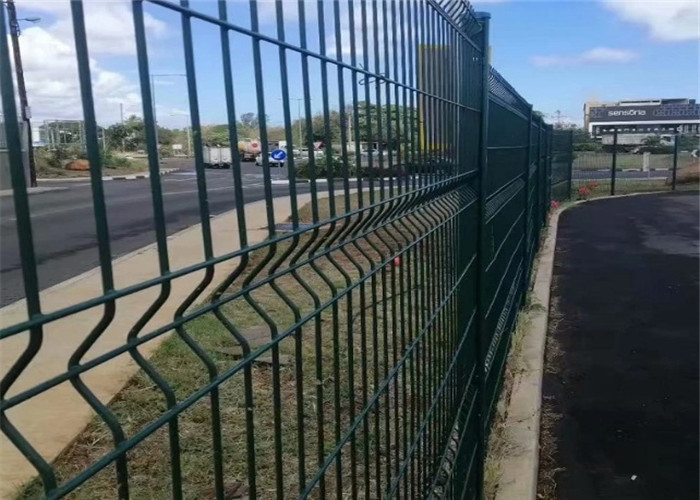 Custom Color Welded Wire Fence Panels With Various Post Types / Folds For Ourdoor