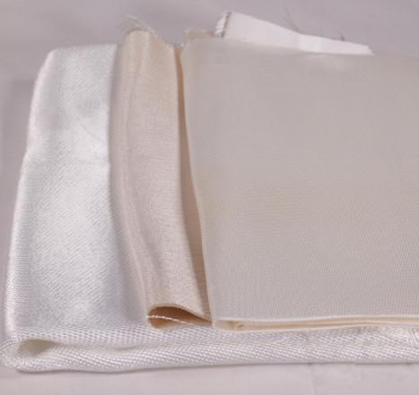 1200g Silca High Temperature Fiberglass Cloth 12H Satin For Welding Protection