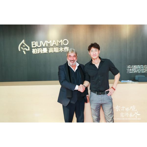 Opulent Velvet Sectional Sofa Ideal for Luxury Hotels