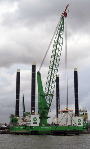 Galvanized Hydraulic Hoisting Winch For Trawler And Ship Platform