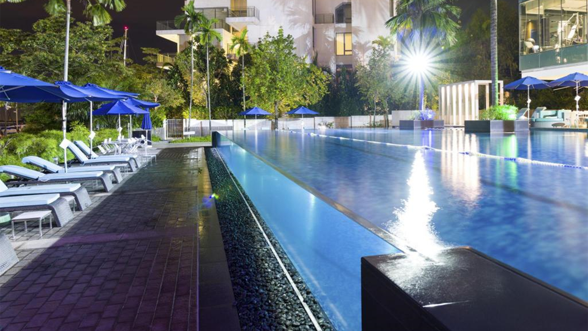 Prefabricated Outdoor Pool Acrylic Luxurious plexiglass Steel Structure Swimming Pool