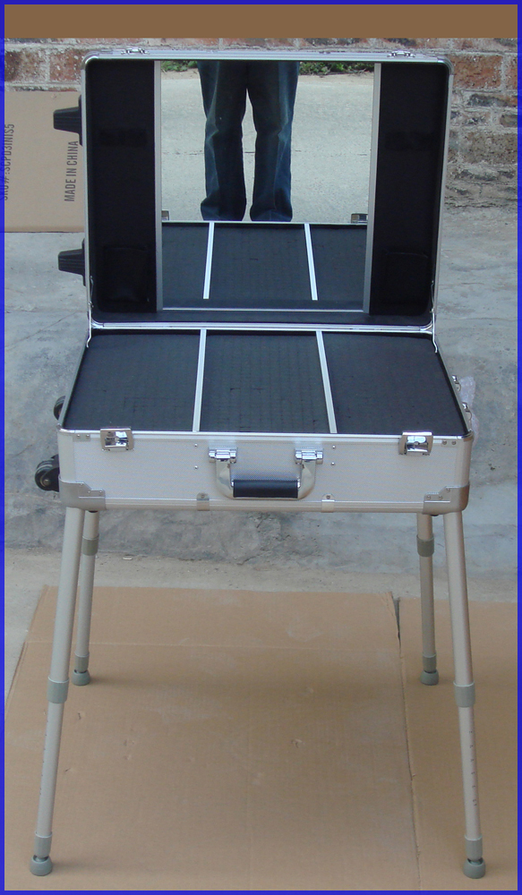 Aluminum Makeup Case with Mirror and Legs KLMSY670-500-205