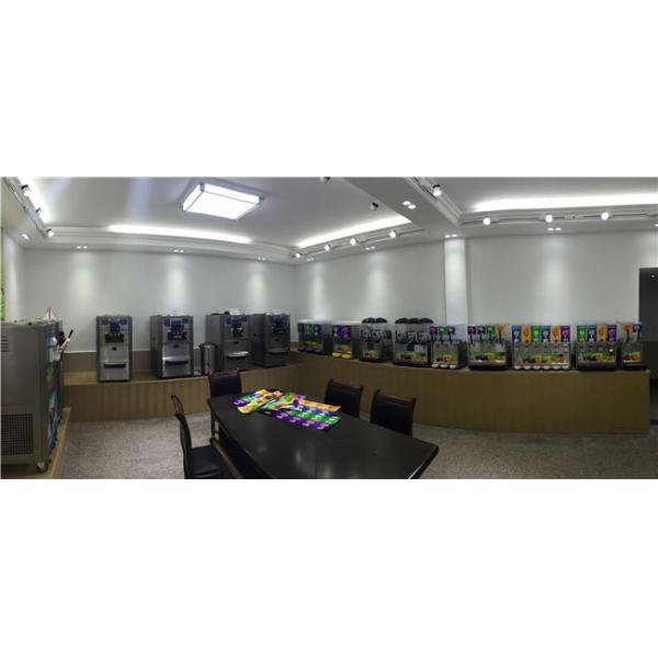 Low Noise 3 Flavors Soft Ice Cream Machine / Commercial Ice Cream Making Machine