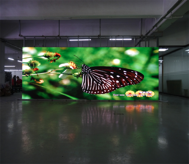 SMD P4 Outdoor Led Screen , Big Viewing Led Video Panel White LED Lamp Type