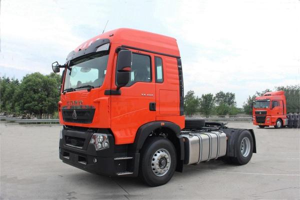 400 HOWO Tractor Truck 12 Speed 4*2 6 Tires 6 Cylinder Single Row Semi Diesel