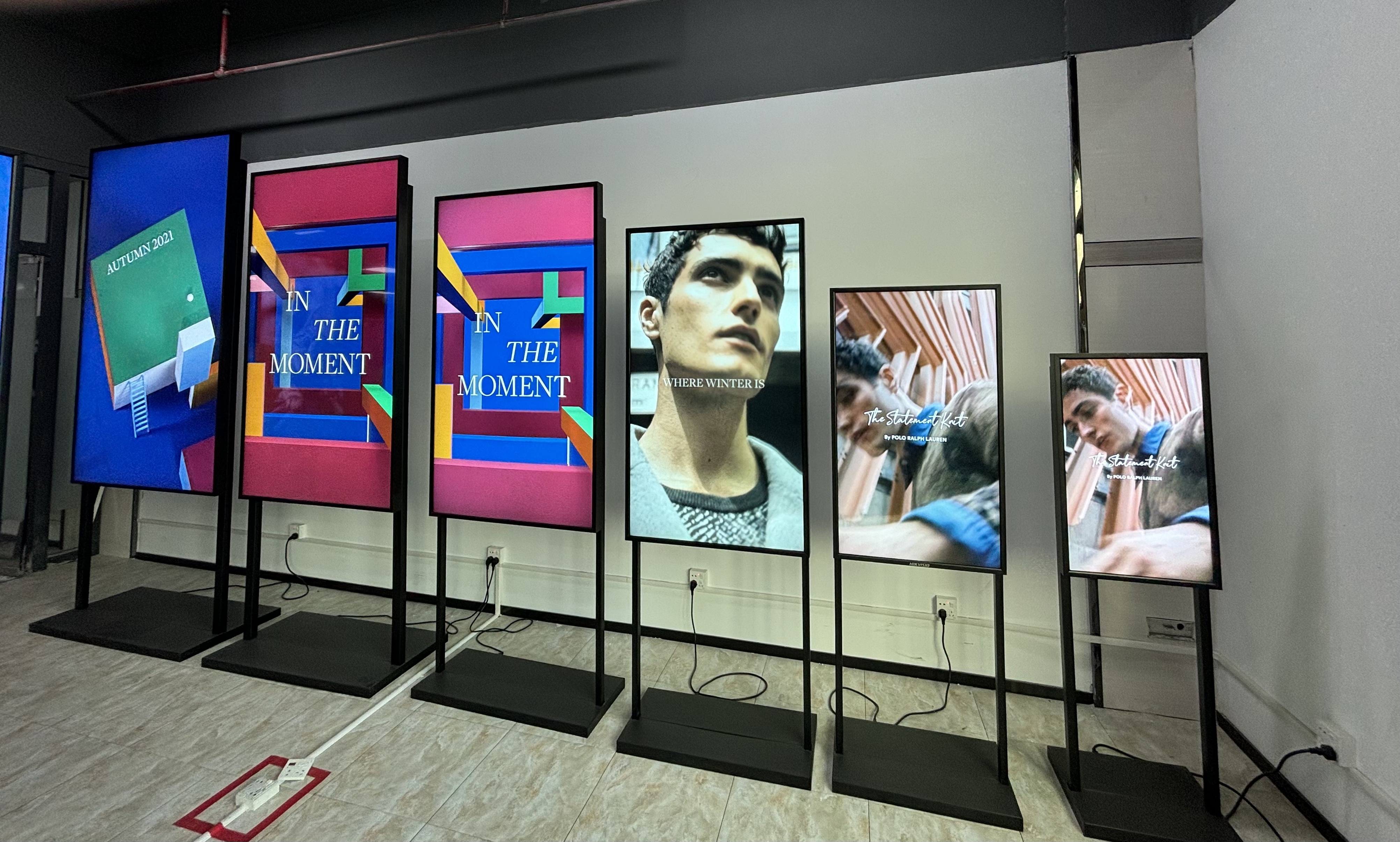 Wholesale 43inch High-Brightness 2500nits Window Facing Display with IPS Panel from china suppliers