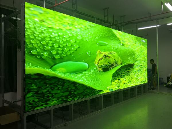 New Innovation Indoor LED Video Wall , Small Pixels Digital LED Display TV