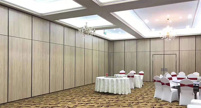 6063 Aluminum Frame Wooden Folding Partition Wall 65mm