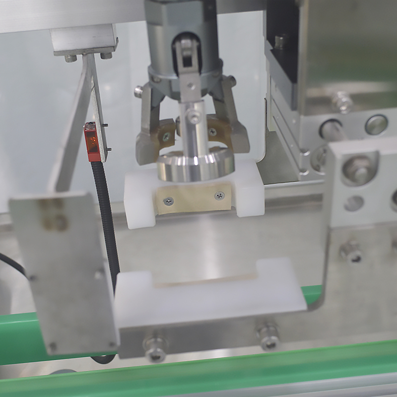 3-Head Automatic Capping Machine for Customized Plastic Bottle Specifications