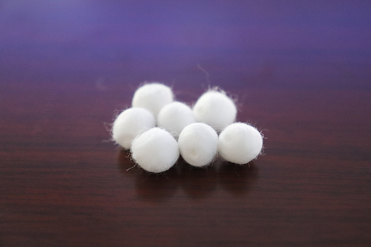 Small Medical Cotton Balls Round Shaped Environmentally Friendly Non Toxic