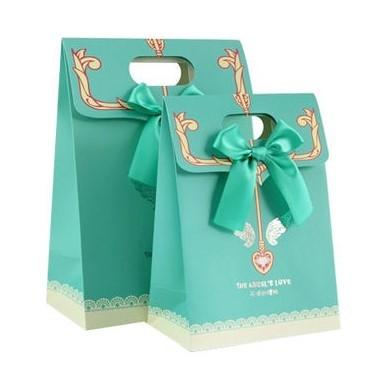 Beauty Products Recycled Paper Gift Bags Paper Bag With Ribbon Recyclable