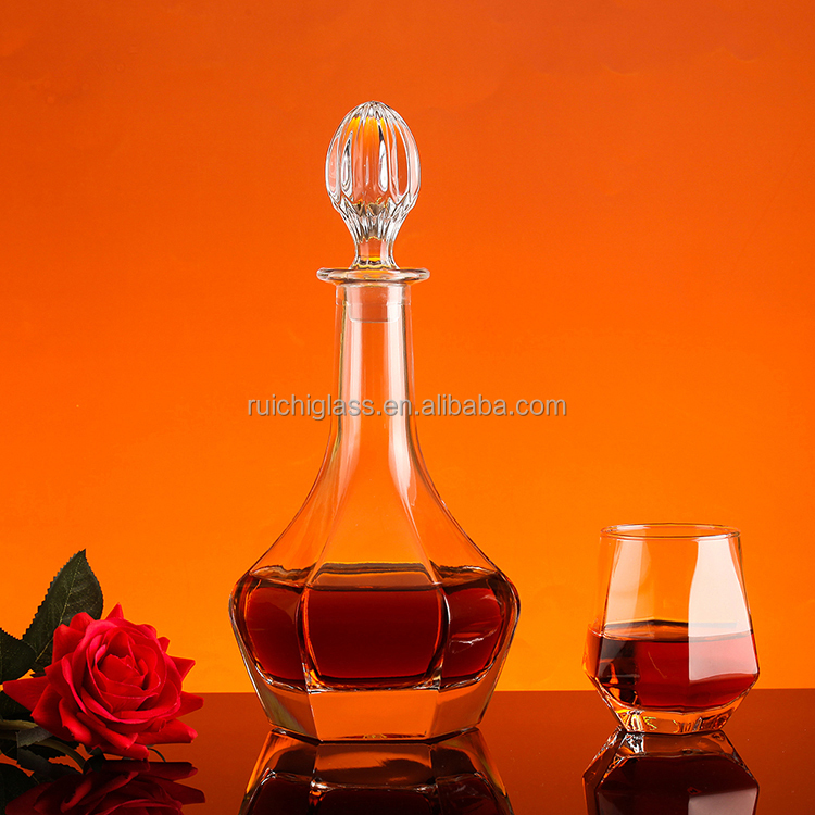 Sophisticated Super Flint Glass Frozen Gin Whisky Liquor Glass Bottles with Cork