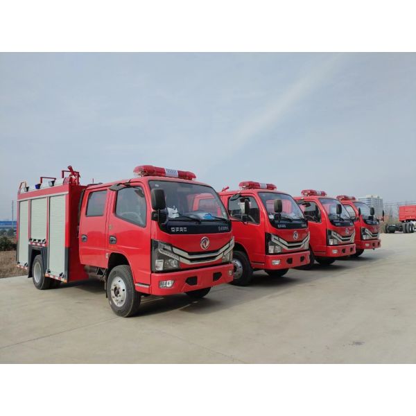 China New Dongfeng Famous Brand Mini 2000L Water Tank Fire Truck 4x4 Off Road Fire Truck for Sale