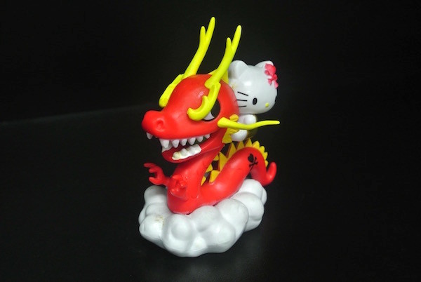 Red Dragon Custom Plastic Toys Hello Kitty Figure With Chinese Dragon