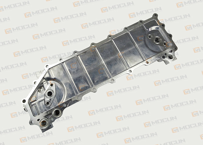 6D22 ME054549 Oil Cooler Cover For Mitsubishi / Fuso Truck Parts
