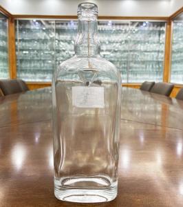 Wholesale Supply 500ml 700ml 750ml Flint Glass Liquor Bottles for Customized Glass Vodka Bottles from china suppliers