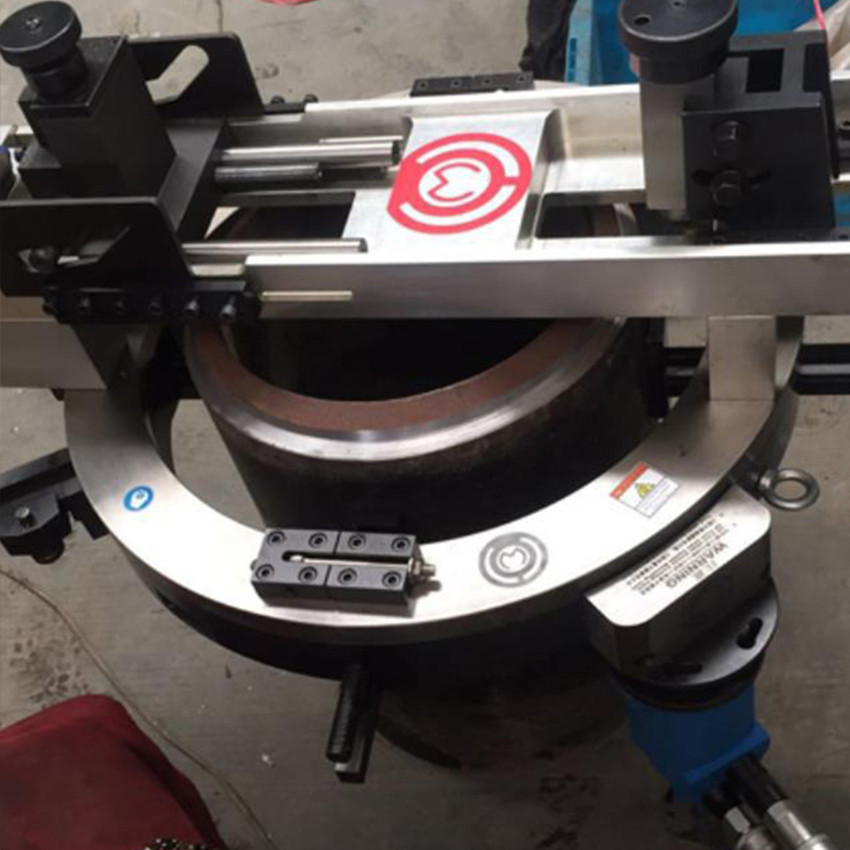 Hydraulic Electric Pipe Cutting And Beveling Machine With Smooth Slope