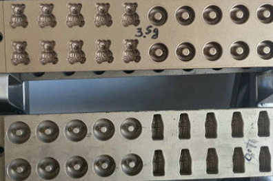 Full Machine Candy Making Dispenser for Small Hard/Lollipop/Gummy Candy Production